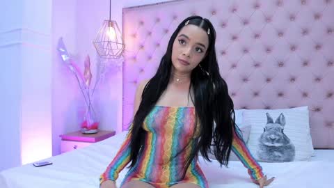 victoria_kitt online show from January 8, 2025, 7:24 pm