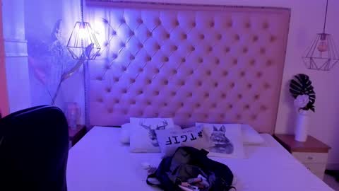 victoria_kitt online show from October 2, 2025, 7:21 pm