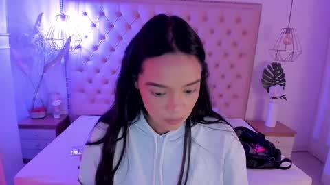 victoria_kitt online show from October 7, 2025, 4:04 pm