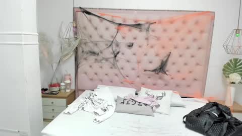 victoria_kitt online show from October 22, 2025, 3:12 pm