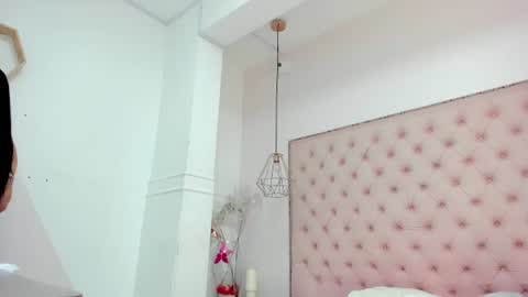 victoria_kitt online show from June 18, 2026, 7:18 pm