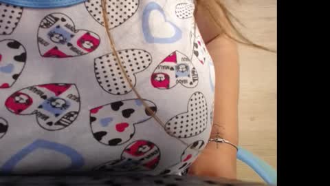 Snapshot of victoria_lehee chatting on January 11, 2025, 12:29 pm Victoria online show from January 11, 2025, 12:29 pm