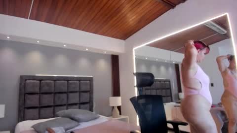 Snapshot of victoria_mooree chatting on September 12, 2025, 5:57 pm Victoria   Everyday From 1400 to 2130 Col Time online show from September 12, 2025, 5:57 pm