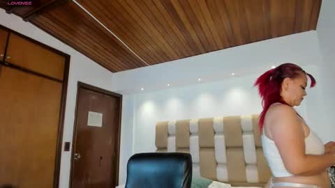 Snapshot of victoria_mooree chatting on September 28, 2025, 11:37 am Victoria   Everyday From 1400 to 2130 Col Time online show from September 28, 2025, 11:37 am