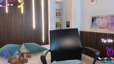 Snapshot of victoria_mooree chatting on October 8, 2025, 6:05 pm Victoria   Everyday From 1400 to 2130 Col Time online show from October 8, 2025, 6:05 pm