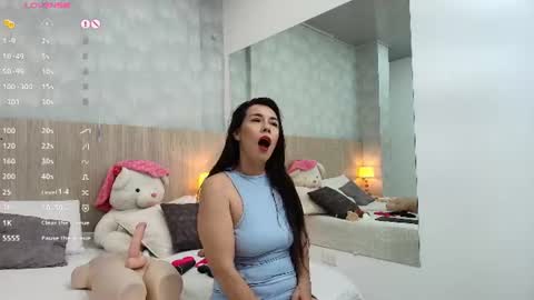 victoria_pachon online show from July 27, 2026, 9:49 am