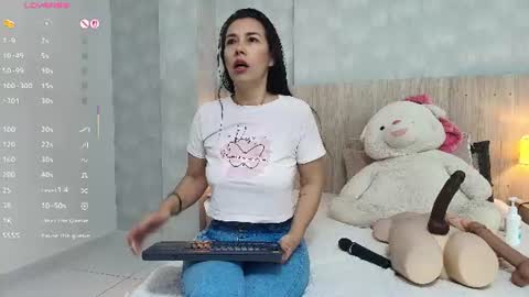 victoria_pachon online show from August 4, 2026, 9:34 am