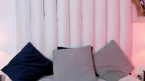 victoria_queen2 online show from April 24, 2026, 1:52 am