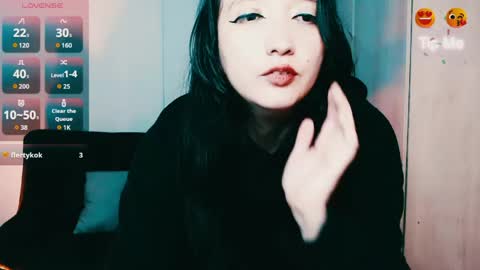 Victoria online show from May 5, 2026, 11:13 pm