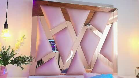 Snapshot of victoria_thompson6 chatting on September 19, 2025, 6:41 pm victoria online show from September 19, 2025, 6:41 pm