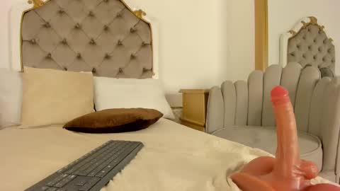 victoria  online show from February 10, 2025, 5:41 pm