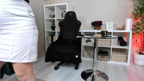 Snapshot of victoria_vergara chatting on April 10, 2026, 11:15 am Victoria online show from April 10, 2026, 11:15 am