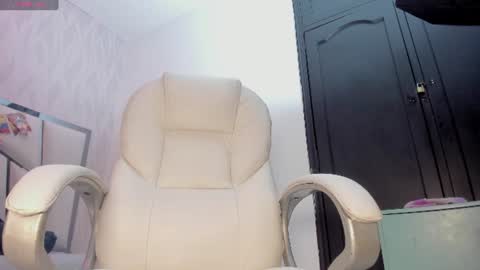 Snapshot of victoriaa_millers chatting on June 20, 2026, 7:05 pm Victoria Sofia online show from June 20, 2026, 7:05 pm