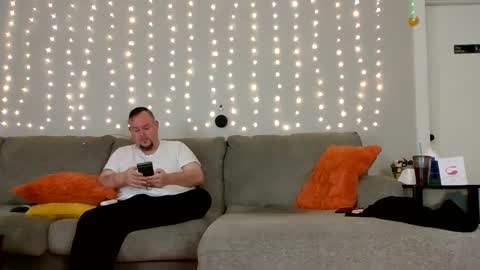 Victoria and Jesse online show from January 3, 2025, 9:47 am