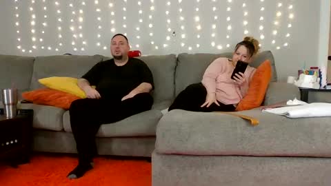 Victoria and Jesse online show from February 2, 2025, 3:54 am
