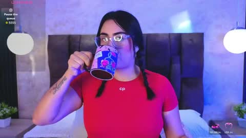 Victoria Andrade online show from May 17, 2026, 12:34 pm