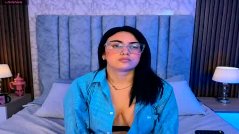 Victoria Andrade online show from May 25, 2026, 12:22 pm