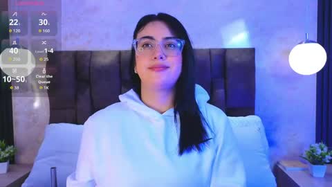 Victoria Andrade online show from May 26, 2026, 12:01 pm