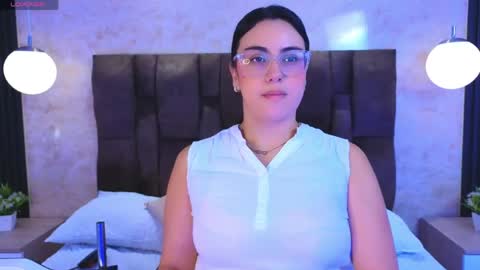 Victoria Andrade online show from May 27, 2026, 12:24 pm