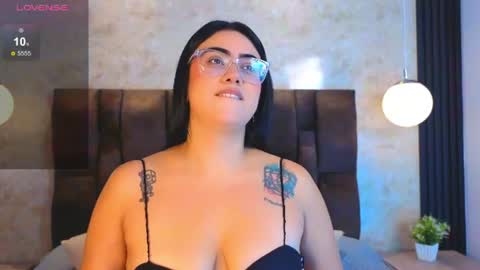 Victoria Andrade online show from June 12, 2026, 11:53 am