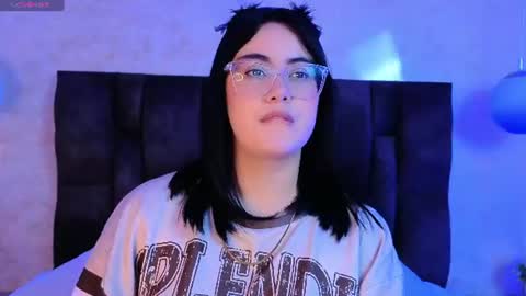 Victoria Andrade online show from August 4, 2026, 12:19 pm