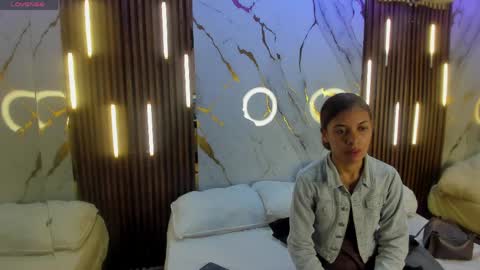 Victoria  online show from April 26, 2026, 8:17 pm
