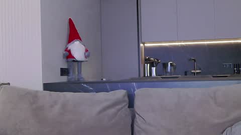 Miss V online show from December 29, 2024, 2:52 pm