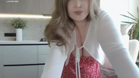 Miss V online show from May 5, 2026, 12:35 pm