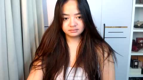Victoria Harper online show from May 2, 2026, 5:23 am