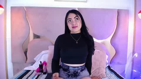 VICTORIA JOHNS online show from January 22, 2025, 12:17 pm