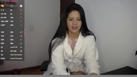 victorialg online show from October 20, 2025, 8:53 pm