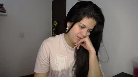 victorialg online show from November 21, 2025, 9:57 pm