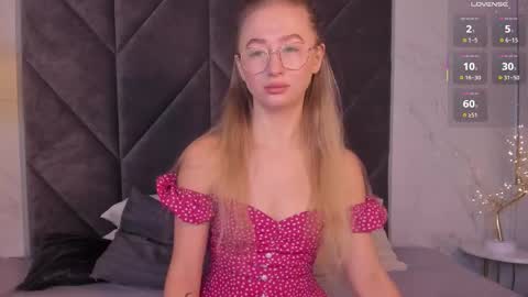 Snapshot of victorialight chatting on October 21, 2025, 6:03 am Victoria online show from October 21, 2025, 6:03 am