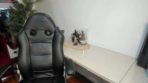 victoriapaker online show from February 15, 2026, 4:58 pm