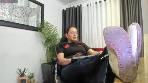 victoriapaker online show from July 3, 2026, 10:54 am