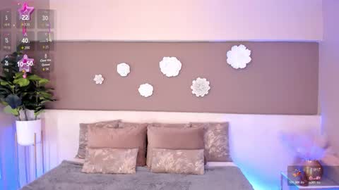 Victoria Shelby  online show from November 26, 2025, 11:55 am