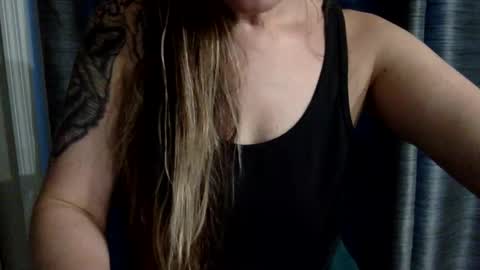 Snapshot of victoriaskyee chatting on April 11, 2026, 12:37 am victoriaskyee online show from April 11, 2026, 12:37 am