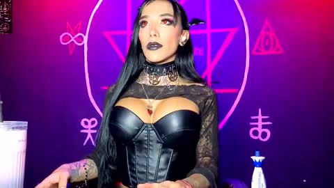 Victoria Vampire online show from October 5, 2025, 7:50 am