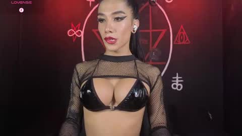Victoria Vampire online show from May 13, 2026, 7:39 am