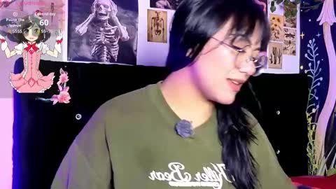 Snapshot of victoriia_thompson chatting on February 6, 2026, 8:23 pm victoriia_thompson online show from February 6, 2026, 8:23 pm