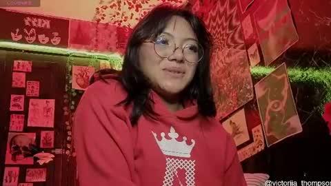 victoriia_thompson online show from August 3, 2026, 9:04 am