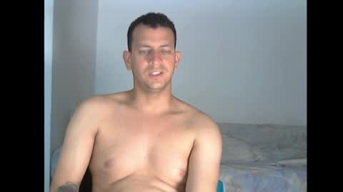 victormanuelq_1 online show from April 26, 2026, 10:18 pm