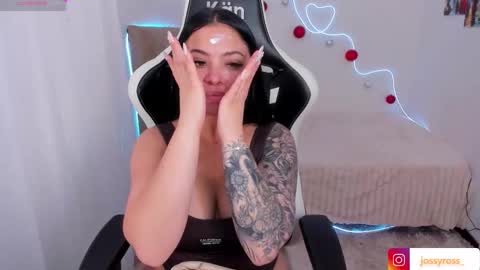 V  I C  T O R I A  online show from November 18, 2025, 6:23 pm