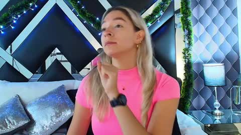 victtoria lee online show from December 14, 2024, 7:46 pm