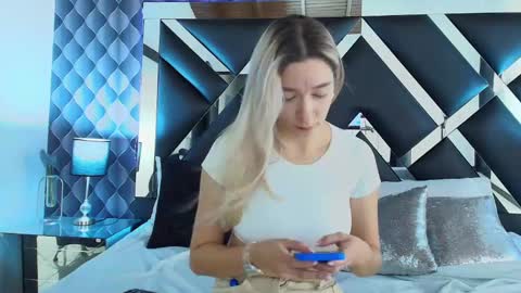 victtoria lee online show from January 18, 2025, 7:48 pm