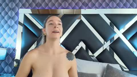 victtoria lee online show from February 4, 2025, 1:13 am