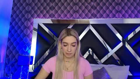 victtoria lee online show from November 5, 2025, 7:25 pm