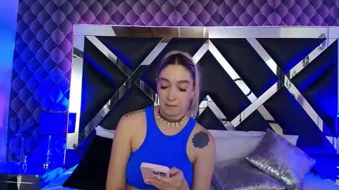 victtoria lee online show from November 25, 2025, 7:25 pm