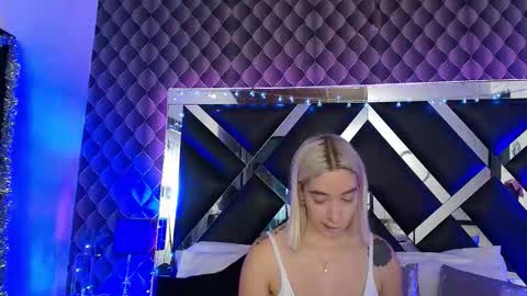 Snapshot of victtoria_lee chatting on March 3, 2026, 7:20 pm victtoria lee online show from March 3, 2026, 7:20 pm