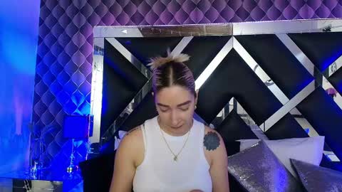 Snapshot of victtoria_lee chatting on April 20, 2026, 7:04 pm victtoria lee online show from April 20, 2026, 7:04 pm
